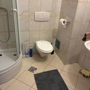 NOVI VINODOLSKI – uređena garsonijera, pored mora, 21 m²