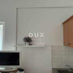 NOVI VINODOLSKI – uređena garsonijera, pored mora, 21 m²