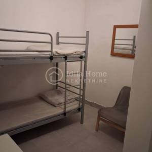 NOVI ZAGREB/JAKUŠEVAC/KUĆA ZA NAJAM SA 12 SOBA KAPACITET 33 OSOBA/