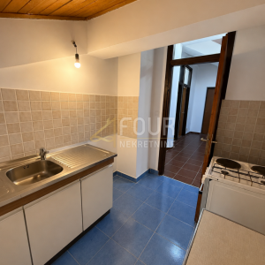 Obrovac, 2s+db, 60m2, lođa