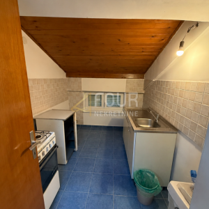 Obrovac, 2s+db, 60m2, lođa