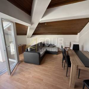 Obrovac, 2s+db, 60m2, lođa