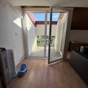 Obrovac, 2s+db, 60m2, lođa