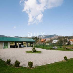 OGULIN, JASENAK - Planinsko imanje s dvije kuće, bazenom i turističkim potencijalom, Bjelolasica