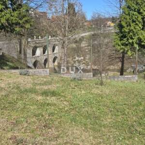 OGULIN, TOUNJ- kuća 240m2 odmah do rijeke + pomoćni objekt 150m2 + okoliš 3500m2