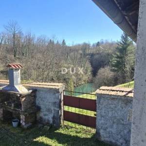 OGULIN, TOUNJ- kuća 240m2 odmah do rijeke + pomoćni objekt 150m2 + okoliš 3500m2