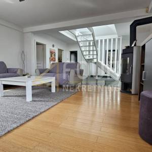 Opatija, 110m2, etaža u vili, 2s+db, terasa, blizina mora!