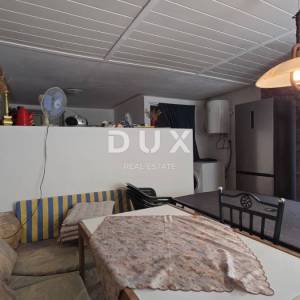 OPATIJA, BRSEČ - Autentična kamena kuća s dva apartmana, 76m2