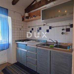 OPATIJA, BRSEČ - Autentična kamena kuća s dva apartmana, 76m2