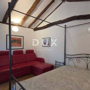 OPATIJA, BRSEČ - Autentična kamena kuća s dva apartmana, 76m2