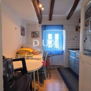 OPATIJA, BRSEČ - Autentična kamena kuća s dva apartmana, 76m2