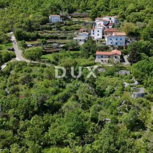 OPATIJA, BRSEČ (okolica) - Građevinsko zemljište 1173 m2 s projektnom dokumentacijom i fantastičnim pogledom na more!