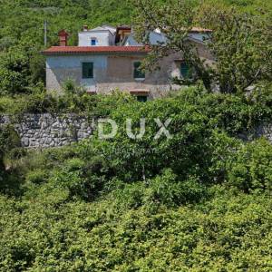 OPATIJA, BRSEČ (okolica) - Građevinsko zemljište 1173 m2 s projektnom dokumentacijom i fantastičnim pogledom na more!