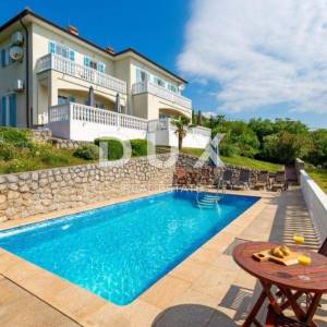 OPATIJA, BRSEČ – Predivna dvojna vila s bazenom i pogledom na more u oazi mira
