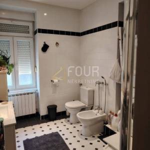 Opatija - centar, 77.74m2, 1s+db, balkon
