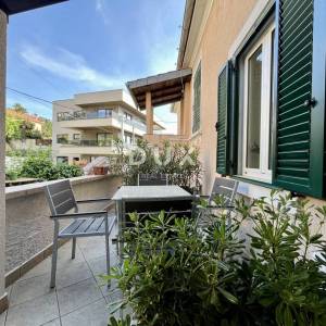 OPATIJA, CENTAR - Dugoročni najam u centru Opatije