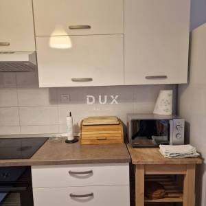 OPATIJA, CENTAR - Dvojna kuća u blizini centra Opatije, 120m2
