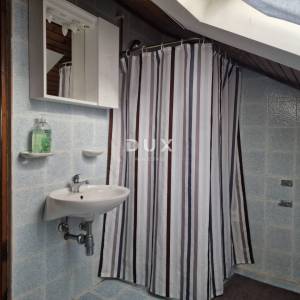 OPATIJA, CENTAR - Dvojna kuća u blizini centra Opatije, 120m2