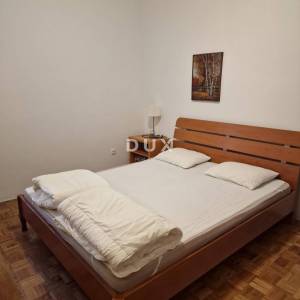 OPATIJA, CENTAR - Dvojna kuća u blizini centra Opatije, 120m2