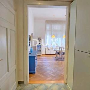 OPATIJA, CENTAR - Otmjeni stan u srcu Opatije, 150 m od mora, 3SDB, 109m2