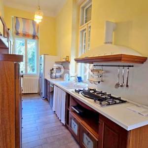 OPATIJA, CENTAR - Otmjeni stan u srcu Opatije, 150 m od mora, 3SDB, 109m2