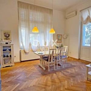 OPATIJA, CENTAR - Otmjeni stan u srcu Opatije, 150 m od mora, 3SDB, 109m2