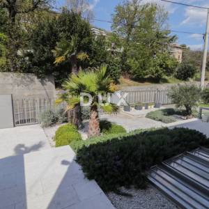 OPATIJA, CENTAR - penthouse drugi red do mora u jednoj od najboljih zgrada u Opatiji