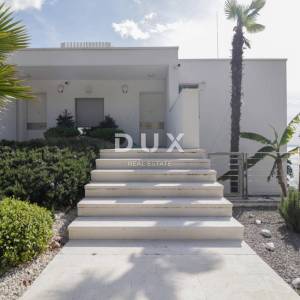 OPATIJA, CENTAR - penthouse drugi red do mora u jednoj od najboljih zgrada u Opatiji