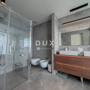 OPATIJA, CENTAR - penthouse drugi red do mora u jednoj od najboljih zgrada u Opatiji