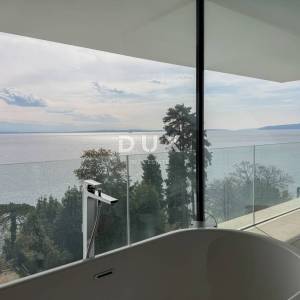 OPATIJA, CENTAR - penthouse drugi red do mora u jednoj od najboljih zgrada u Opatiji