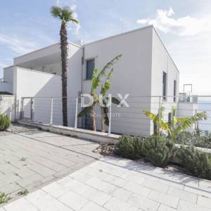 OPATIJA, CENTAR - penthouse drugi red do mora u jednoj od najboljih zgrada u Opatiji