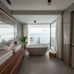OPATIJA, CENTAR - penthouse drugi red do mora u jednoj od najboljih zgrada u Opatiji