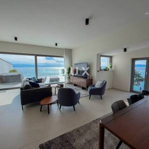 OPATIJA, CENTAR - penthouse drugi red do mora u jednoj od najboljih zgrada u Opatiji