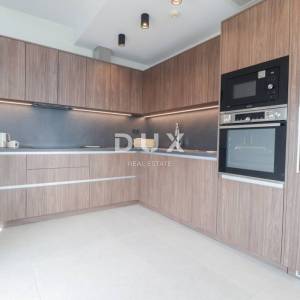 OPATIJA, CENTAR - penthouse drugi red do mora u jednoj od najboljih zgrada u Opatiji