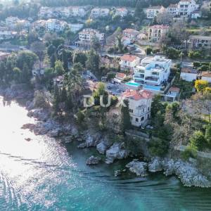 OPATIJA, CENTAR - penthouse drugi red do mora u jednoj od najboljih zgrada u Opatiji