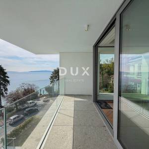 OPATIJA, CENTAR - penthouse drugi red do mora u jednoj od najboljih zgrada u Opatiji