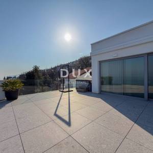 OPATIJA, CENTAR - penthouse drugi red do mora u jednoj od najboljih zgrada u Opatiji