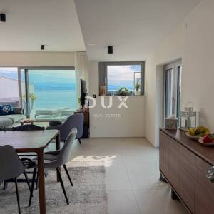 OPATIJA, CENTAR - penthouse drugi red do mora u jednoj od najboljih zgrada u Opatiji