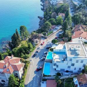 OPATIJA, CENTAR - penthouse drugi red do mora u jednoj od najboljih zgrada u Opatiji