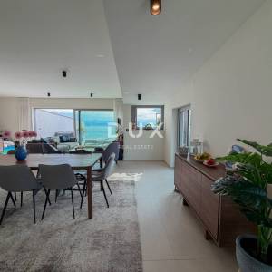 OPATIJA, CENTAR - penthouse drugi red do mora u jednoj od najboljih zgrada u Opatiji