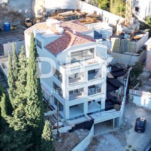 OPATIJA, CENTAR- penthouse 218,82m², DB+3S, s panoramskim pogledom na more 200m od plaže - S9
