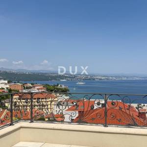 OPATIJA, CENTAR - penthouse u centru Opatije s više terasa, panoramski pogled, garaža, 200 metara od Lungomare