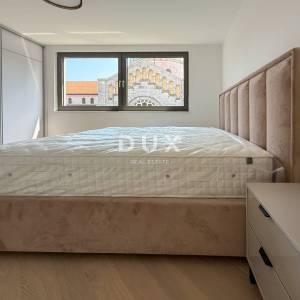 OPATIJA, CENTAR - penthouse u centru Opatije s više terasa, panoramski pogled, garaža, 200 metara od Lungomare