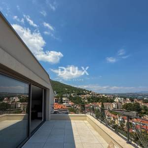 OPATIJA, CENTAR - penthouse u centru Opatije s više terasa, panoramski pogled, garaža, 200 metara od Lungomare