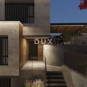 OPATIJA, CENTAR - prekrasna luksuzna vila iznad centra Opatije s panoramskim pogledom na more i velikom okućnicom 