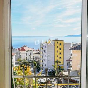 OPATIJA, CENTAR - samostojeća kuća u centru Opatije s parkingom i pogledom, 500m od mora