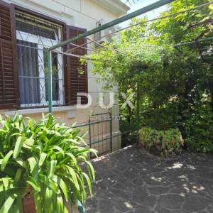 OPATIJA, CENTAR - Stan u austrougarskoj vili, 150 m od mora, 63m2