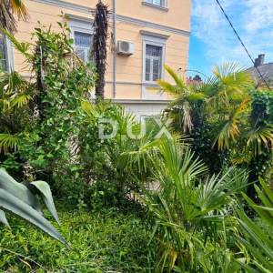 OPATIJA, CENTAR - Stan u austrougarskoj vili, 150 m od mora, 63m2