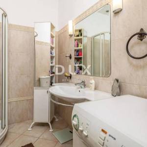 OPATIJA, CENTAR - Stan u austrougarskoj vili, 150 m od mora, 63m2