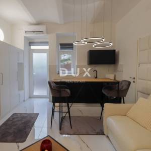OPATIJA, CENTAR - studio apartman u povijesnoj vili drugi red do mora, UREĐEN!